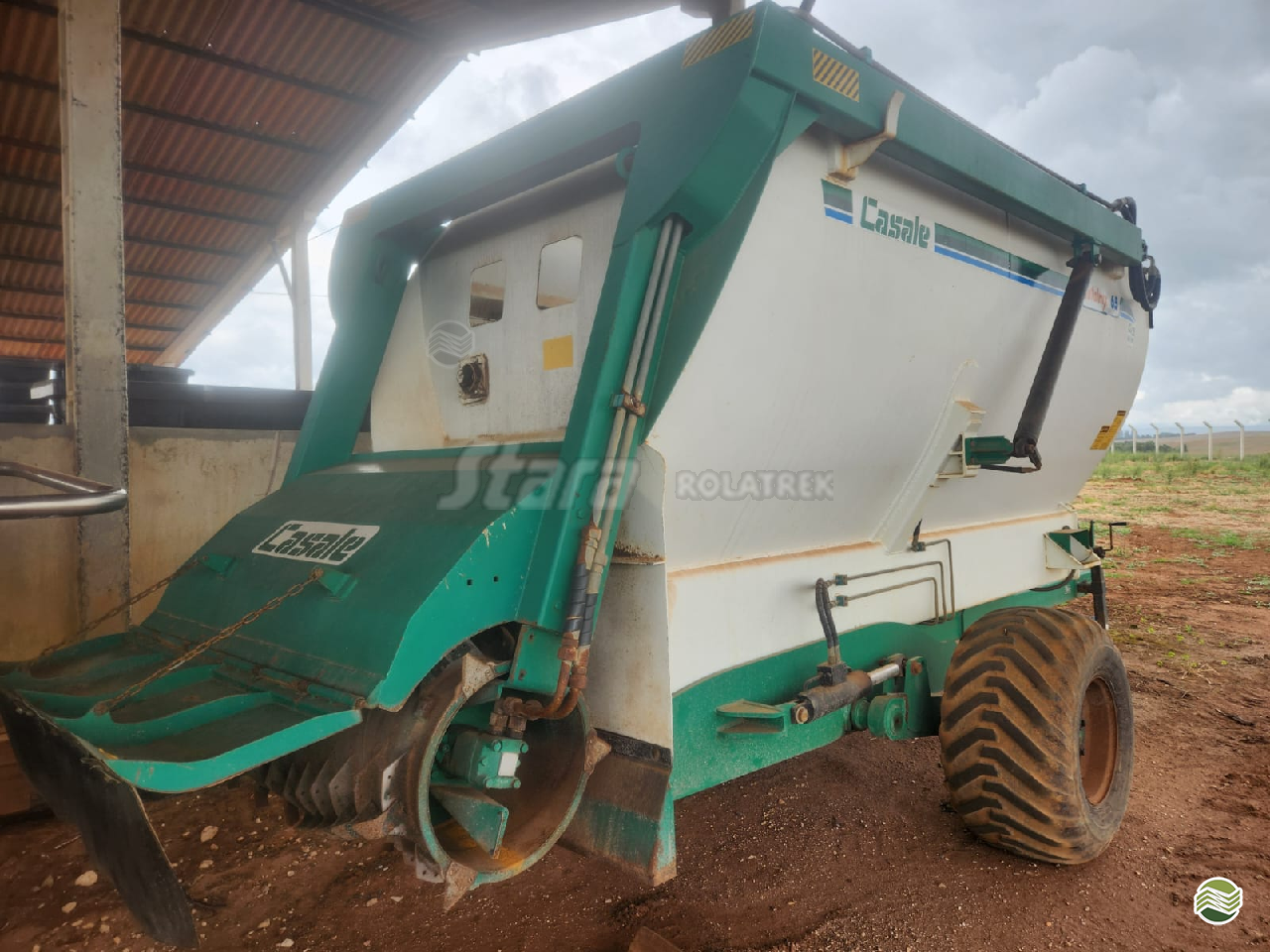 IMPLEMENTOS AGRICOLAS VAGAO FORRAGEIRO VAGÃO MISTURADOR AUTOCARREGÁVEL Rolatrek Implementos Agrícolas - Stara CASTRO PARANÁ PR